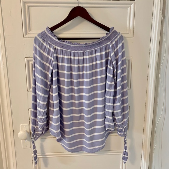 Off the shoulder 3/4 sleeve top - Picture 2 of 3